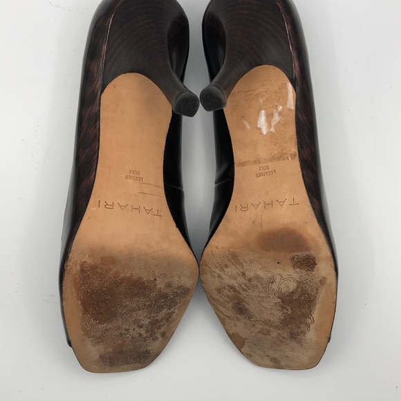 TAHARI PATENT LEATHER ANIMAL PRINT OPEN TOE PUMPS - Picture 4 of 16